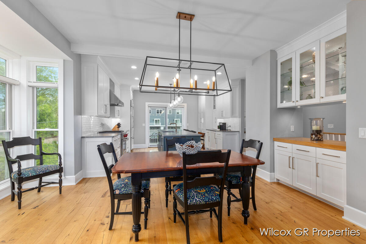 631 Greenslate Drive SE