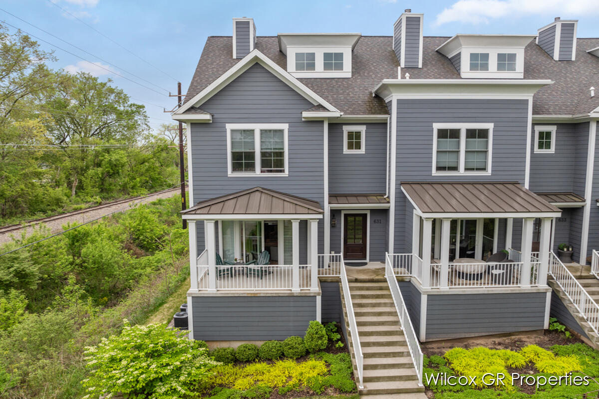 631 Greenslate Drive SE