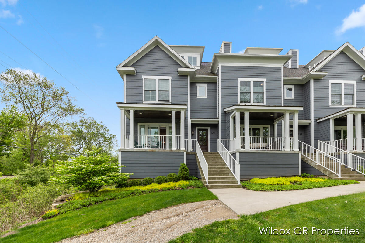 631 Greenslate Drive SE