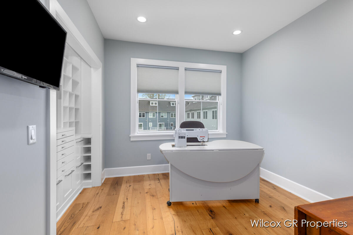 631 Greenslate Drive SE