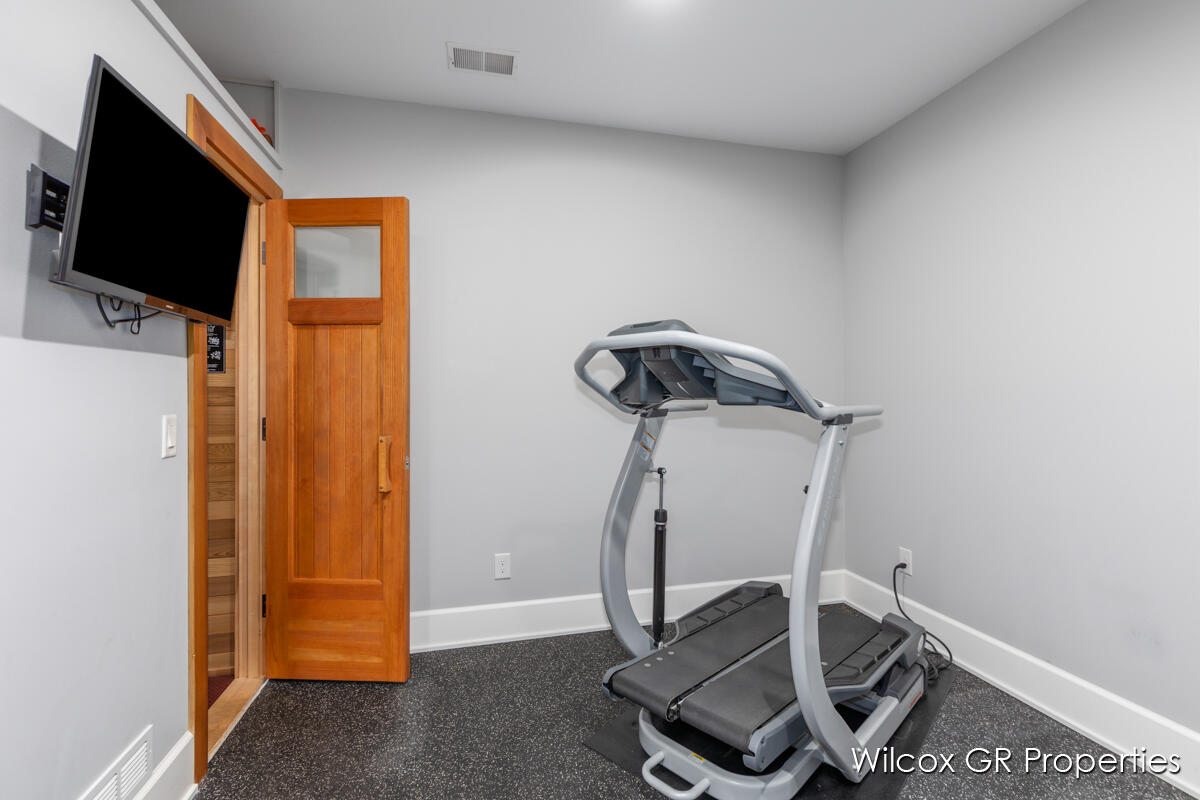 631 Greenslate Drive SE