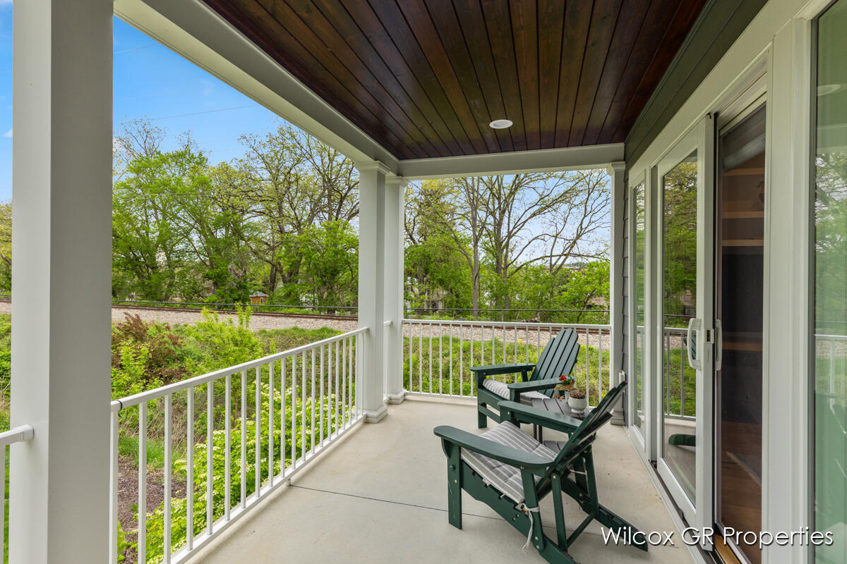 631 Greenslate Drive SE