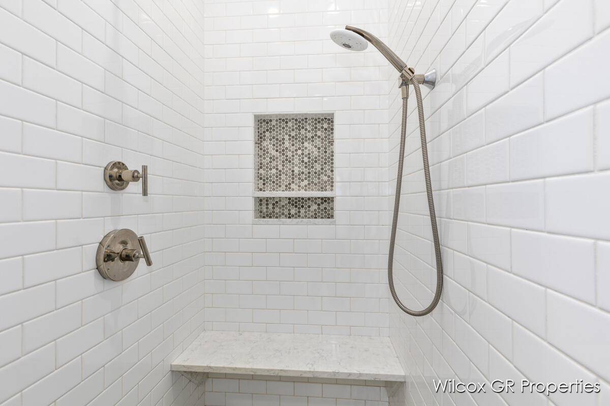 631 Greenslate Drive SE