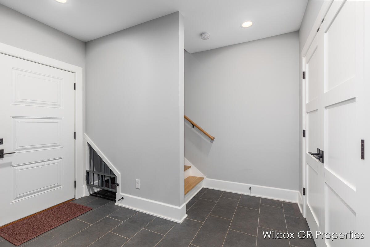 631 Greenslate Drive SE