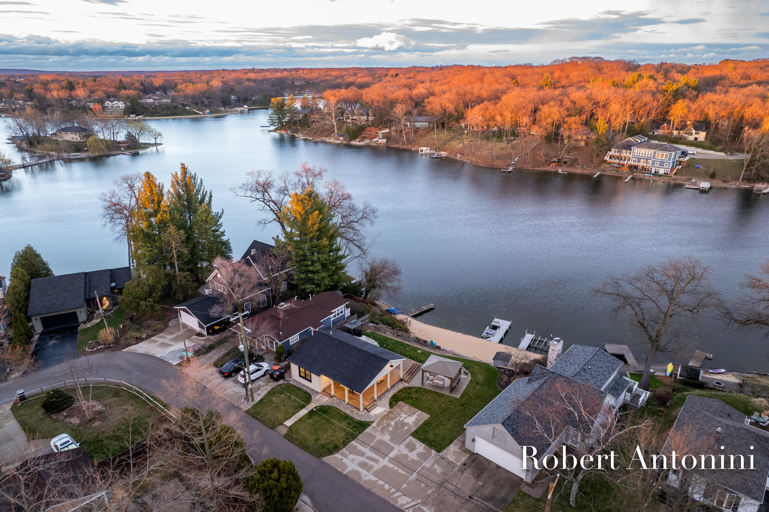 2301 Schimperle Drive NE