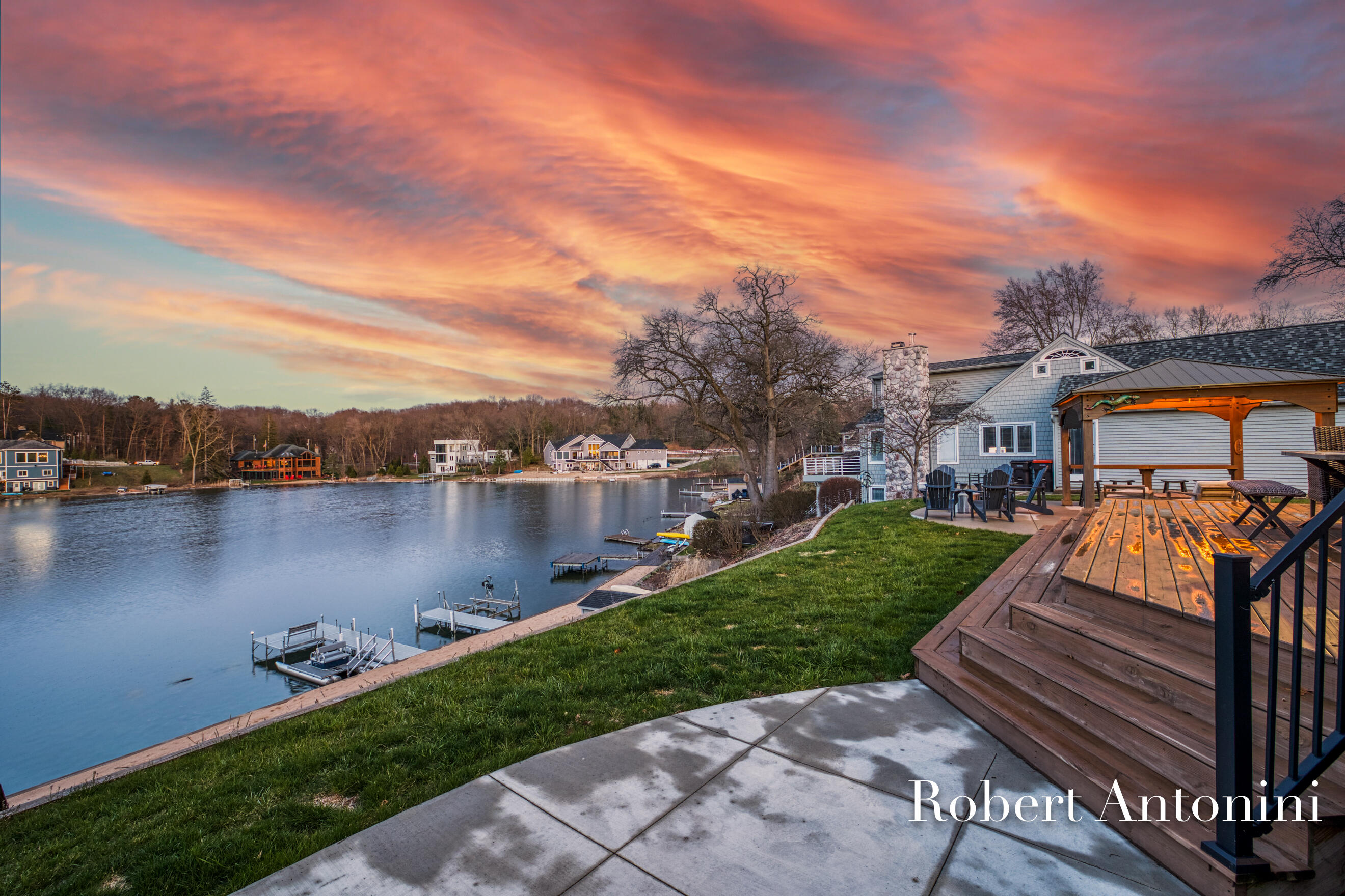 2301 Schimperle Drive NE