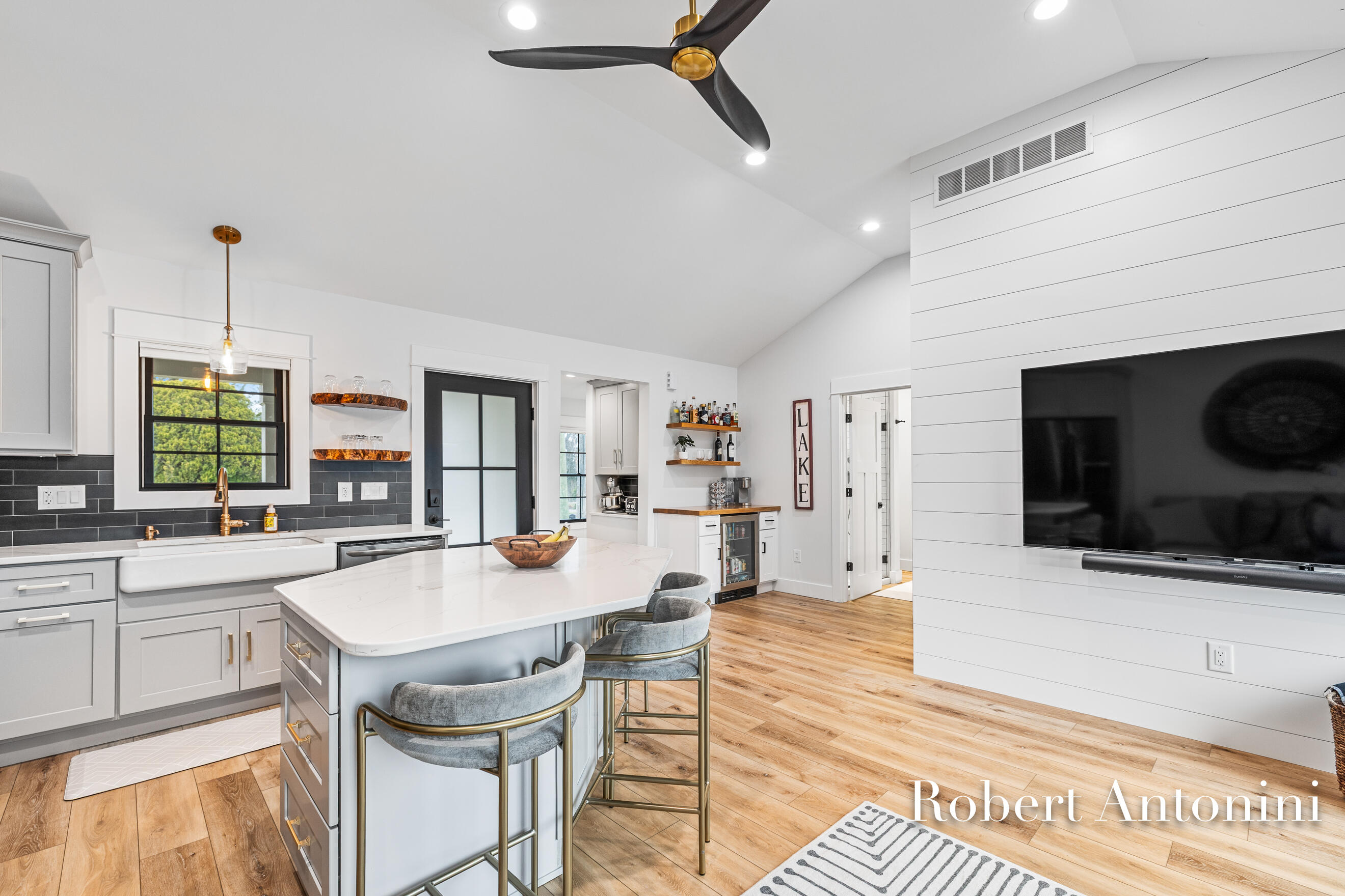 2301 Schimperle Drive NE