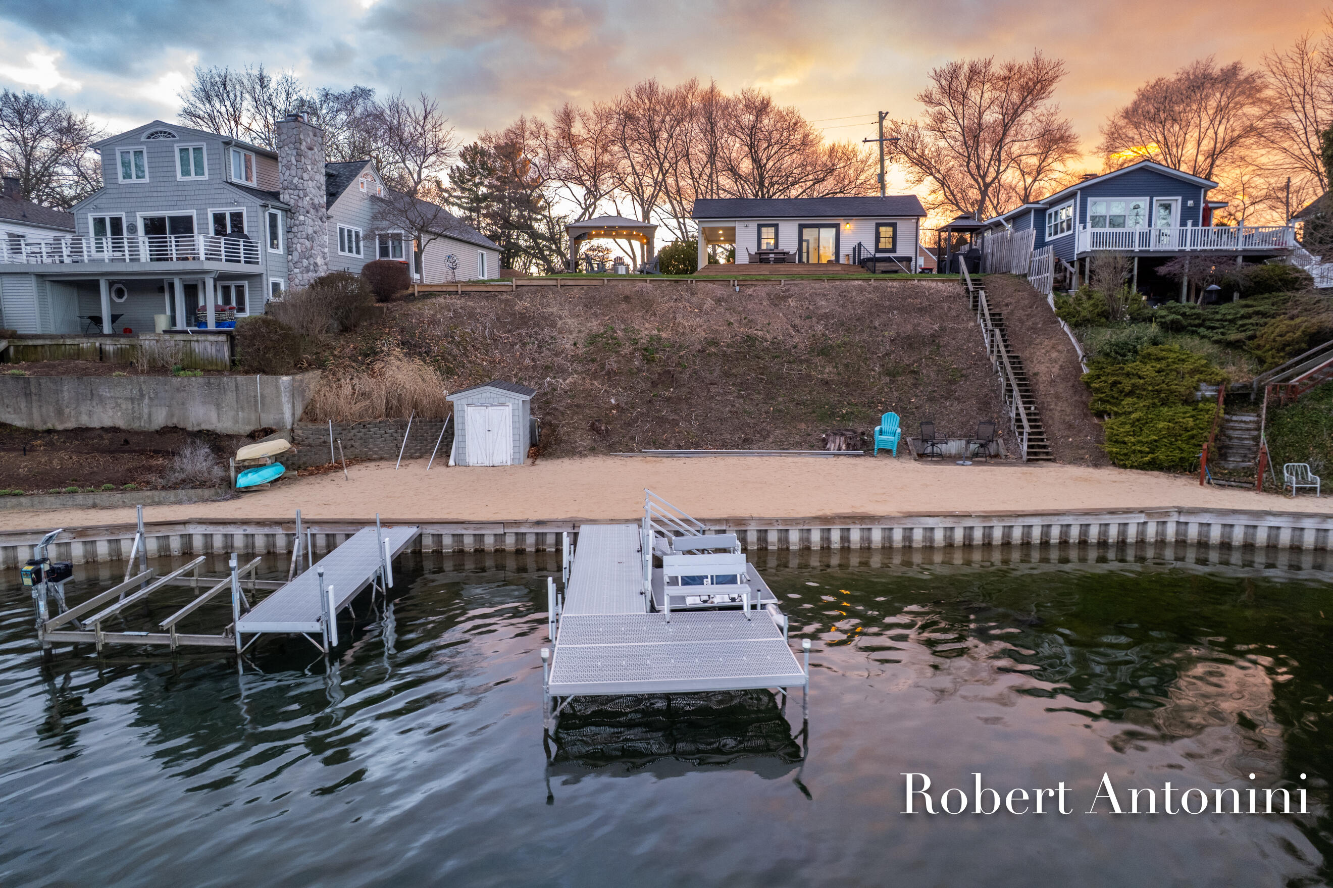 2301 Schimperle Drive NE