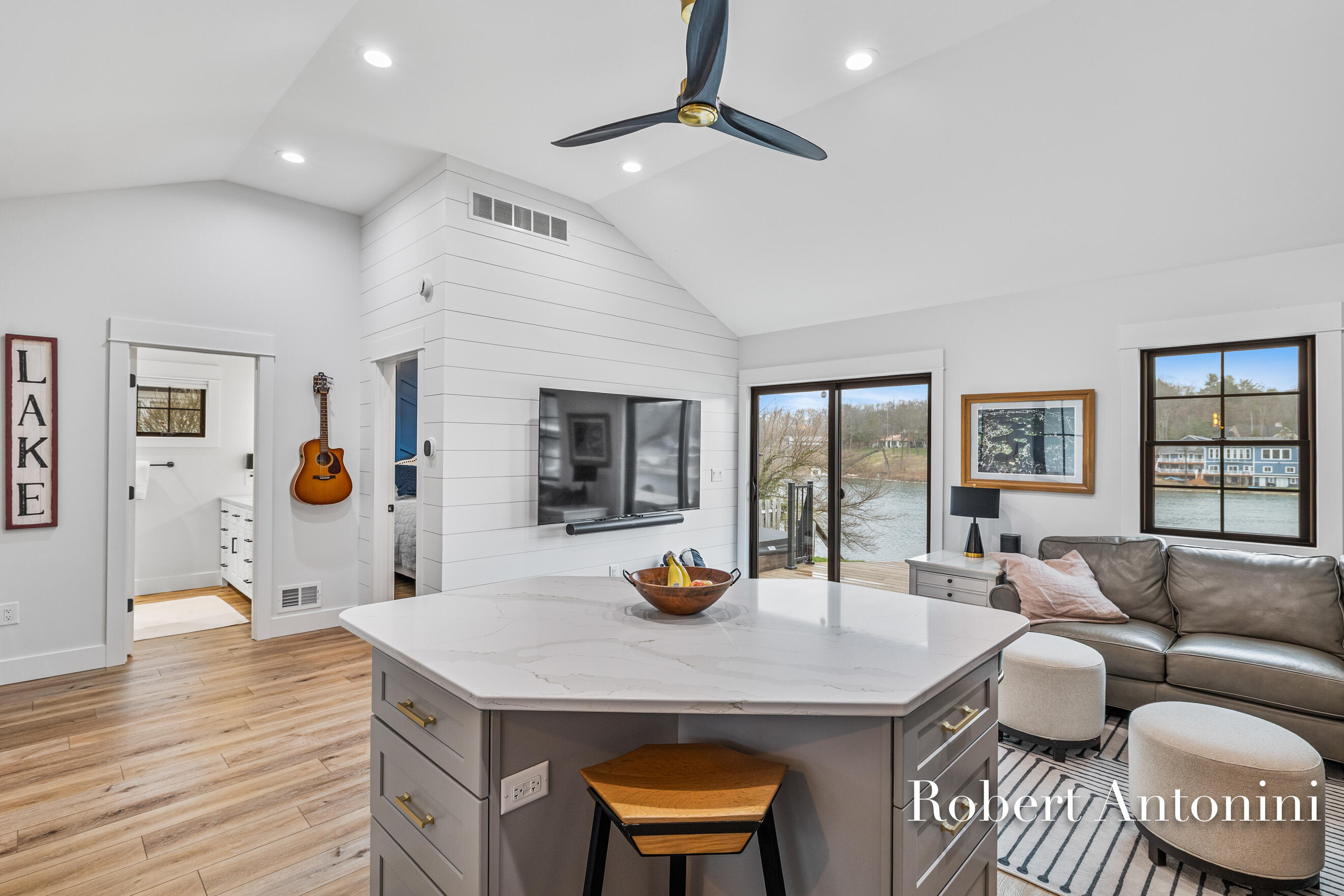 2301 Schimperle Drive NE