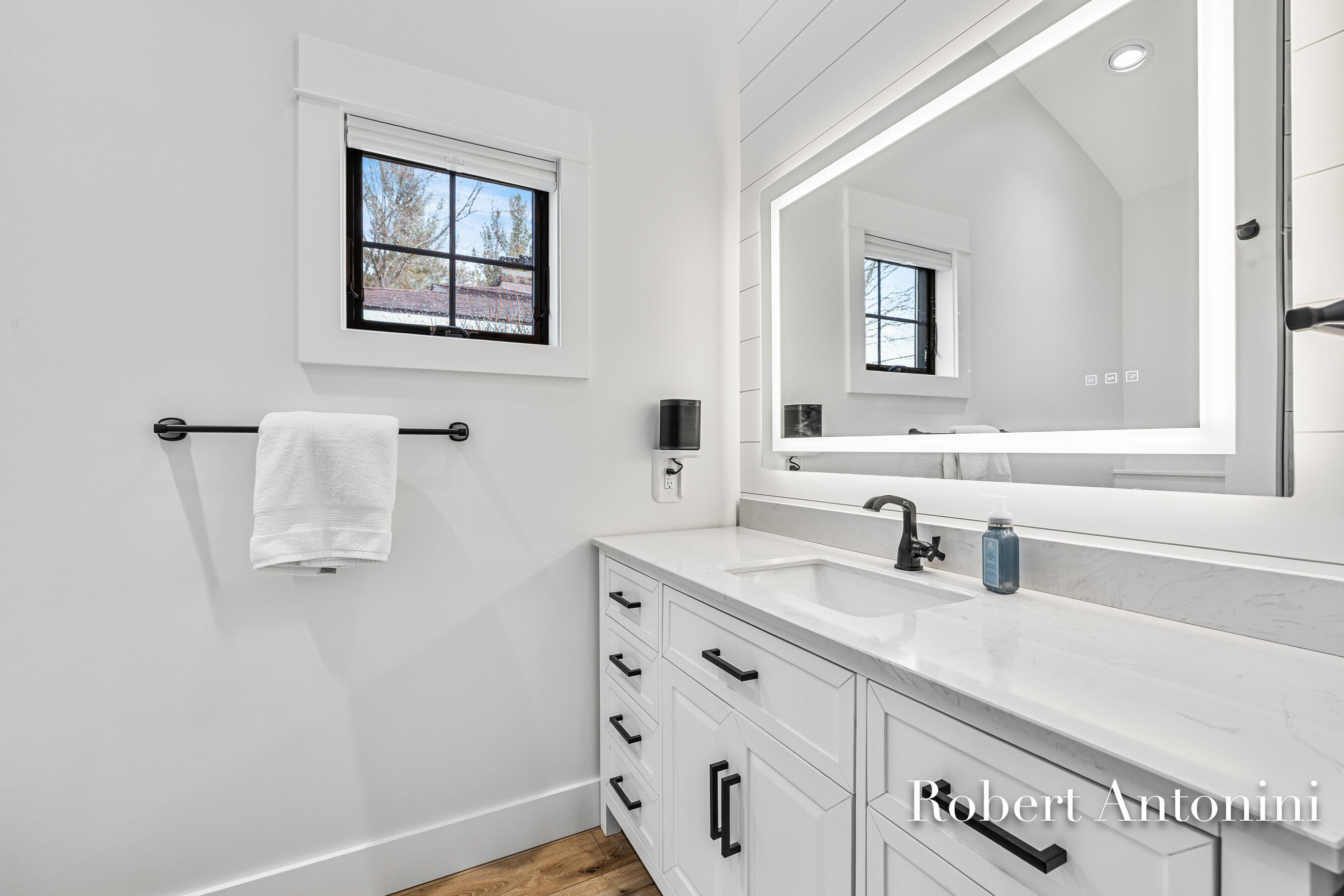 2301 Schimperle Drive NE