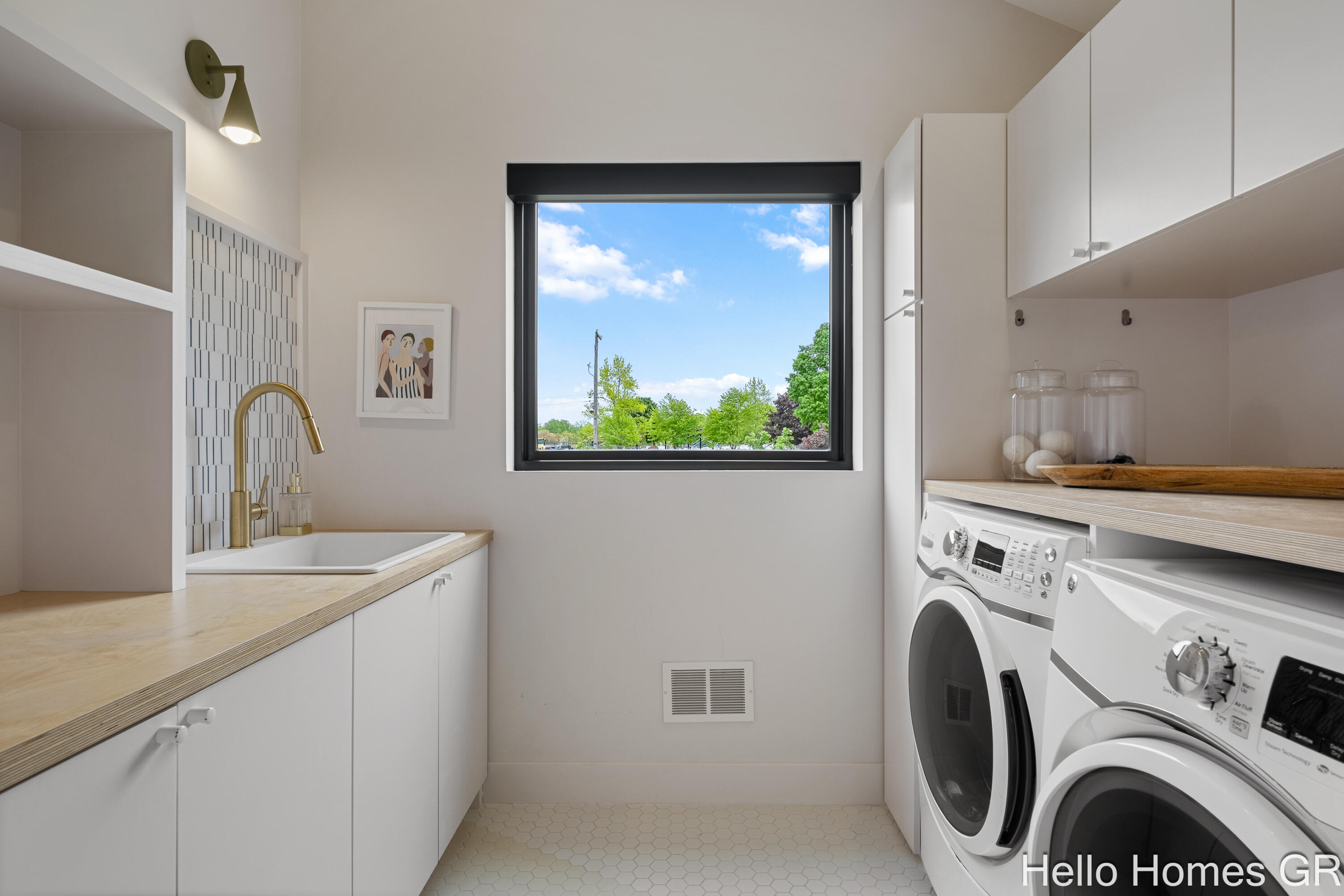 421 Manhattan Road SE