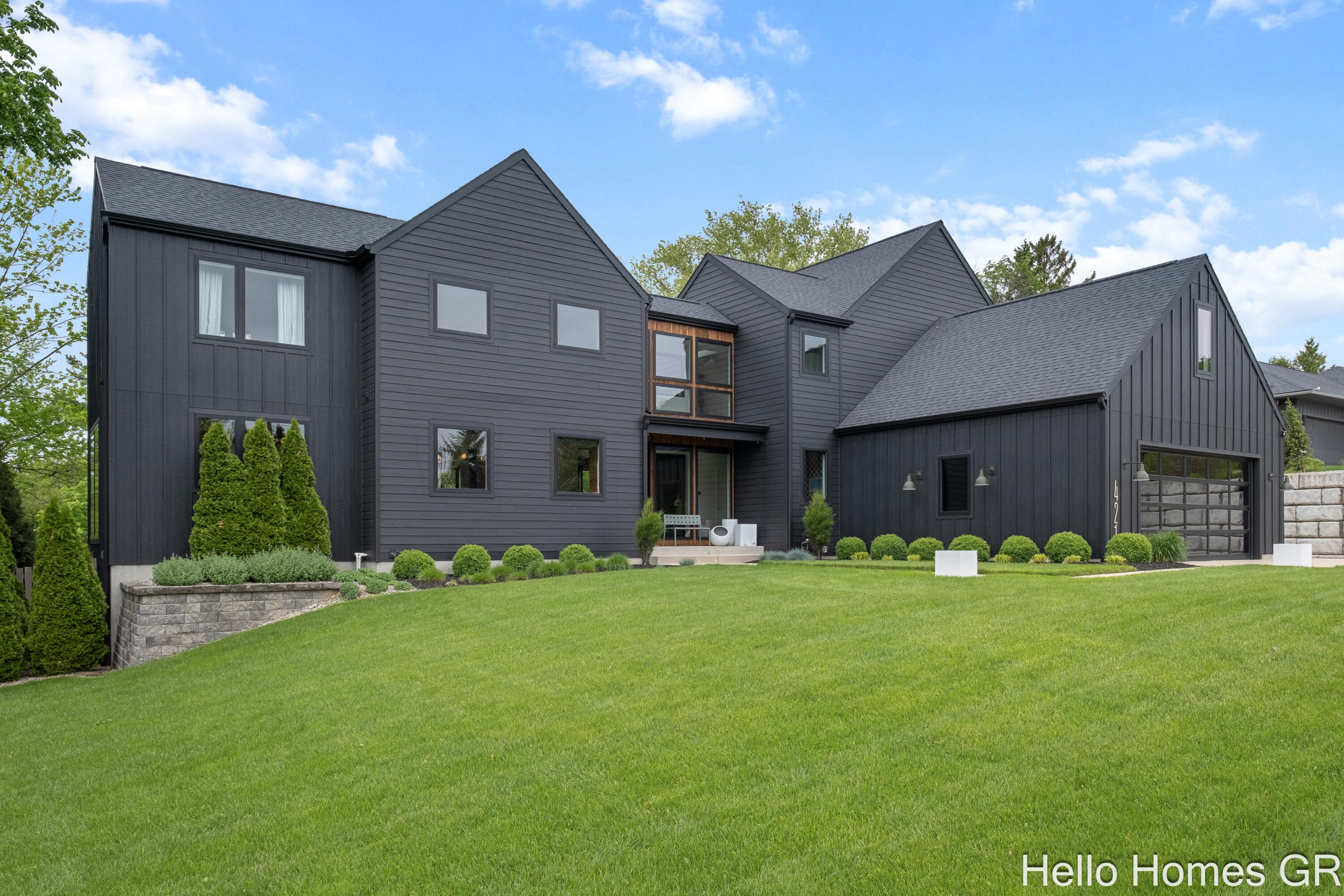 421 Manhattan Road SE