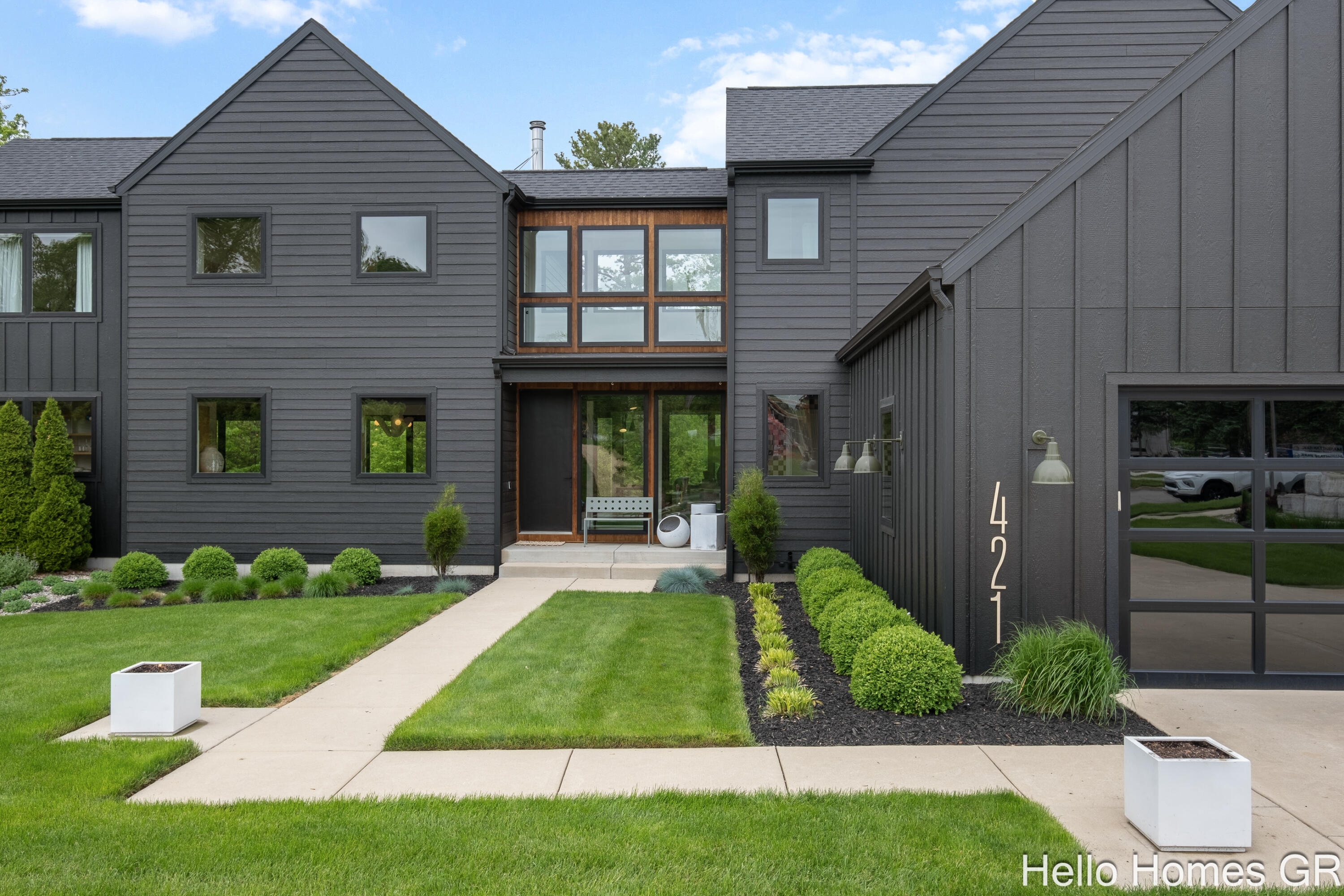 421 Manhattan Road SE