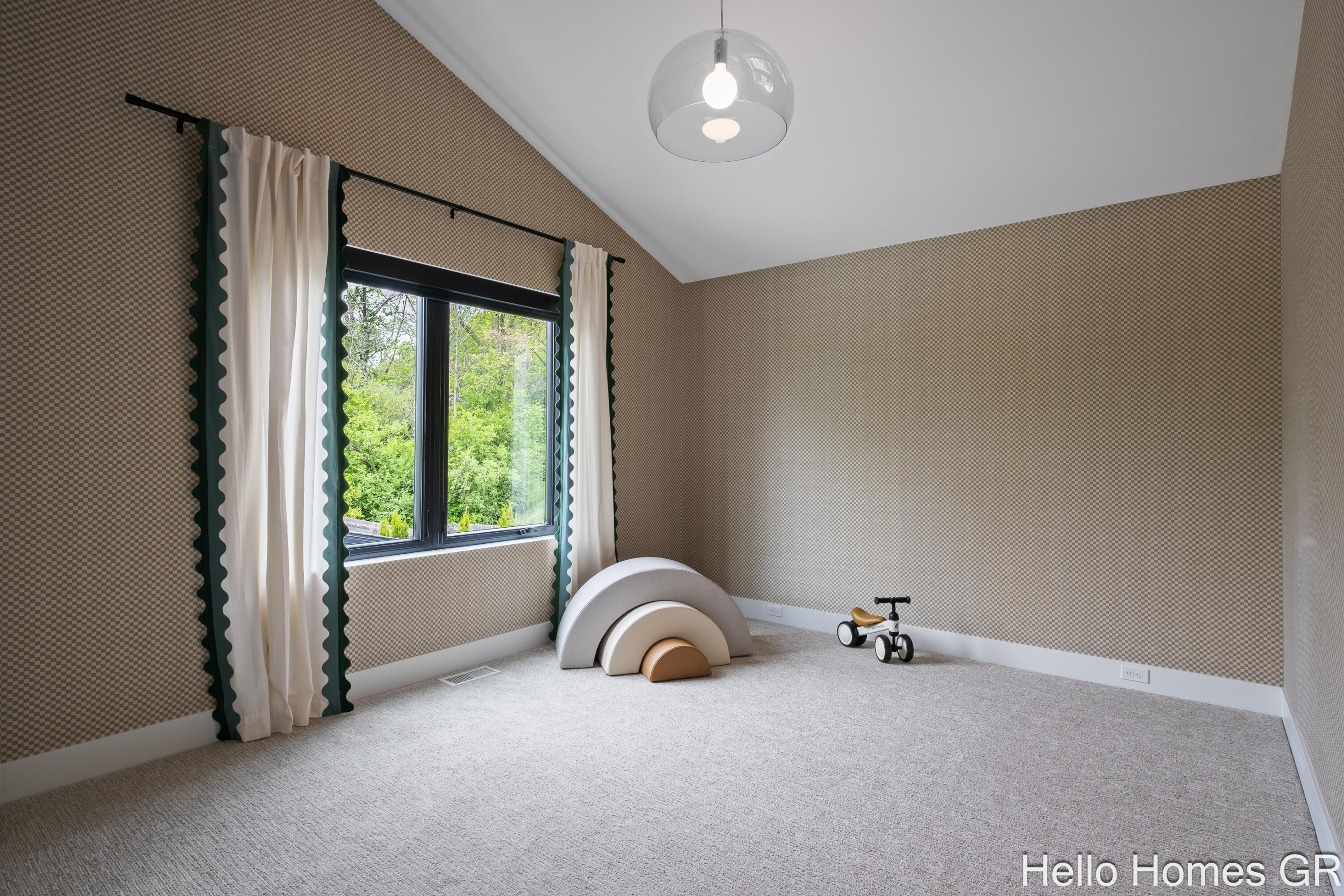 421 Manhattan Road SE