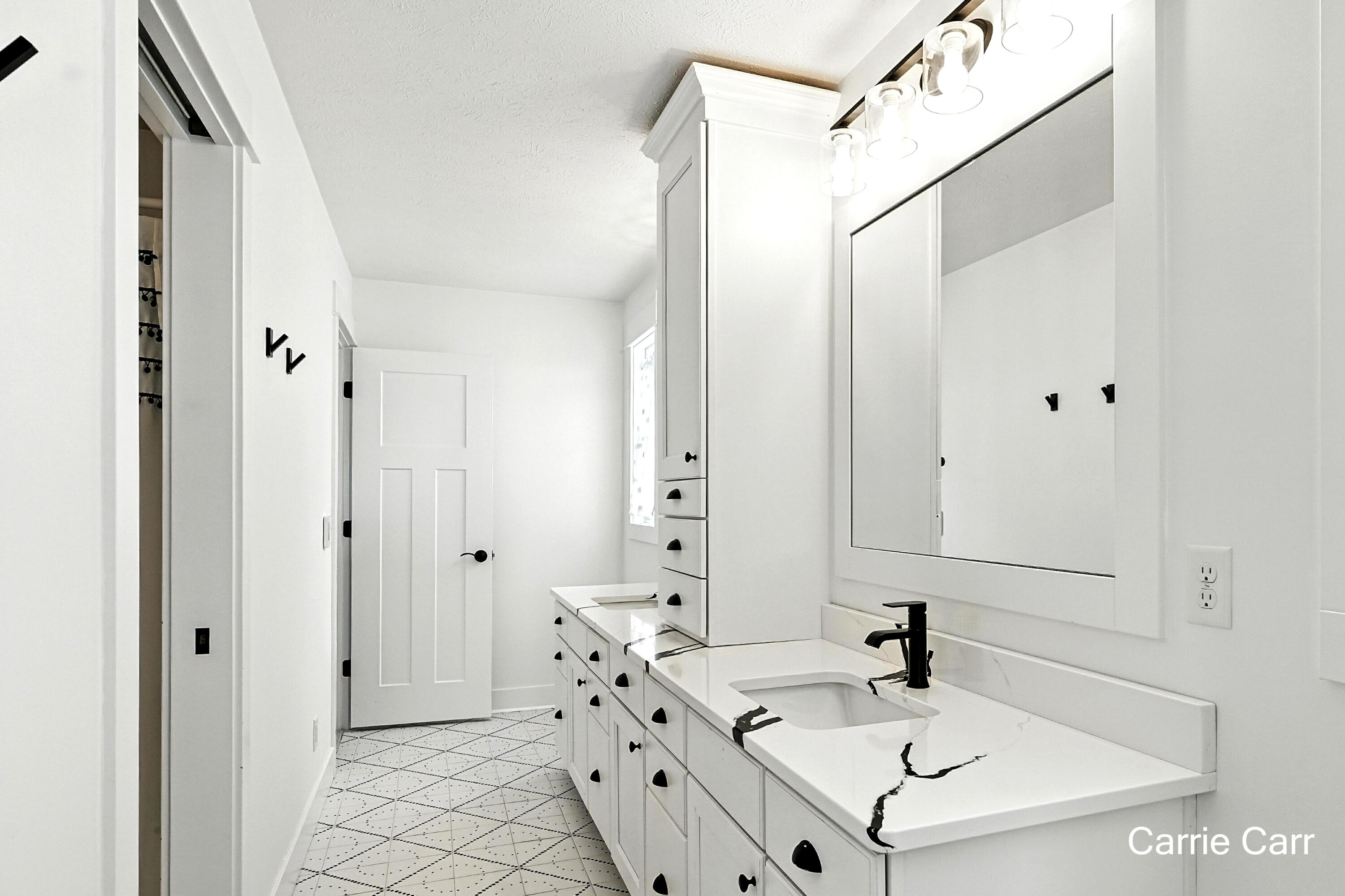 5493 Settlers Grove Road NE