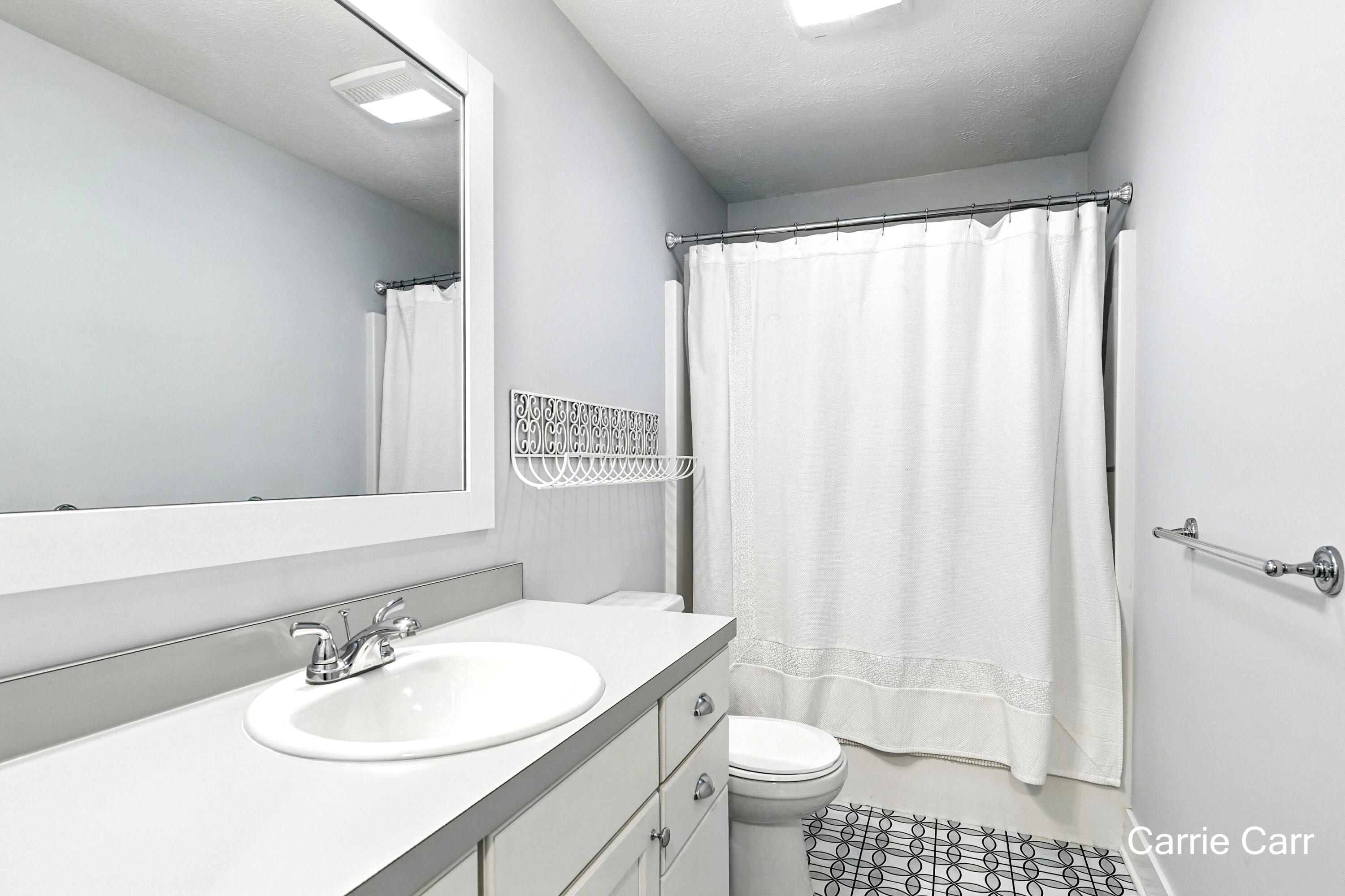 5493 Settlers Grove Road NE