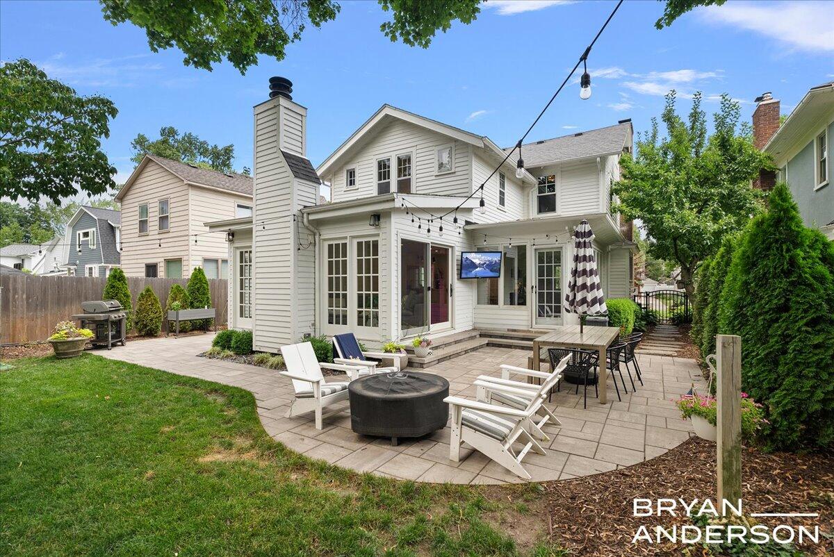 939 Lakeside Drive SE