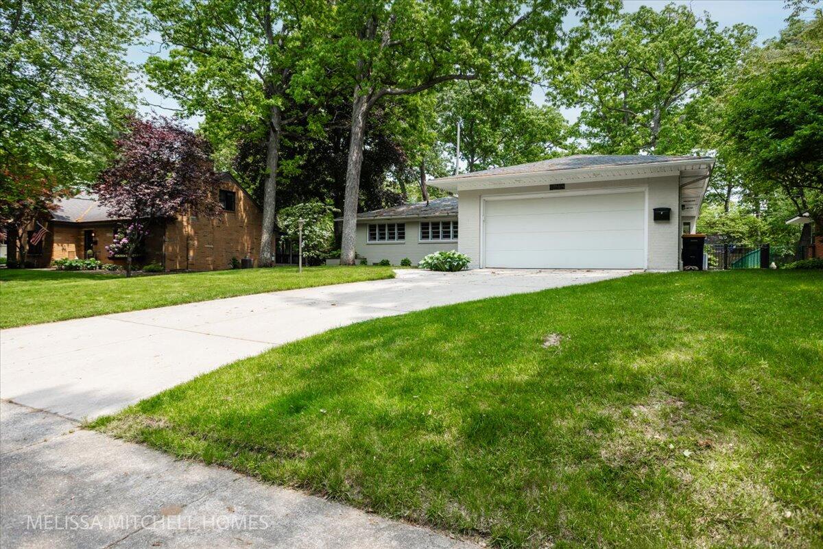 1064 Santa Barbara Drive SE