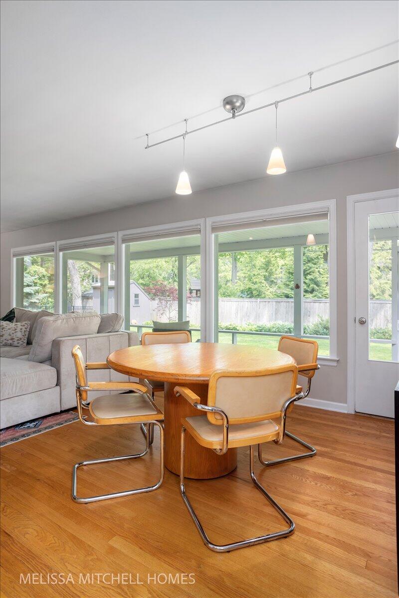 1064 Santa Barbara Drive SE