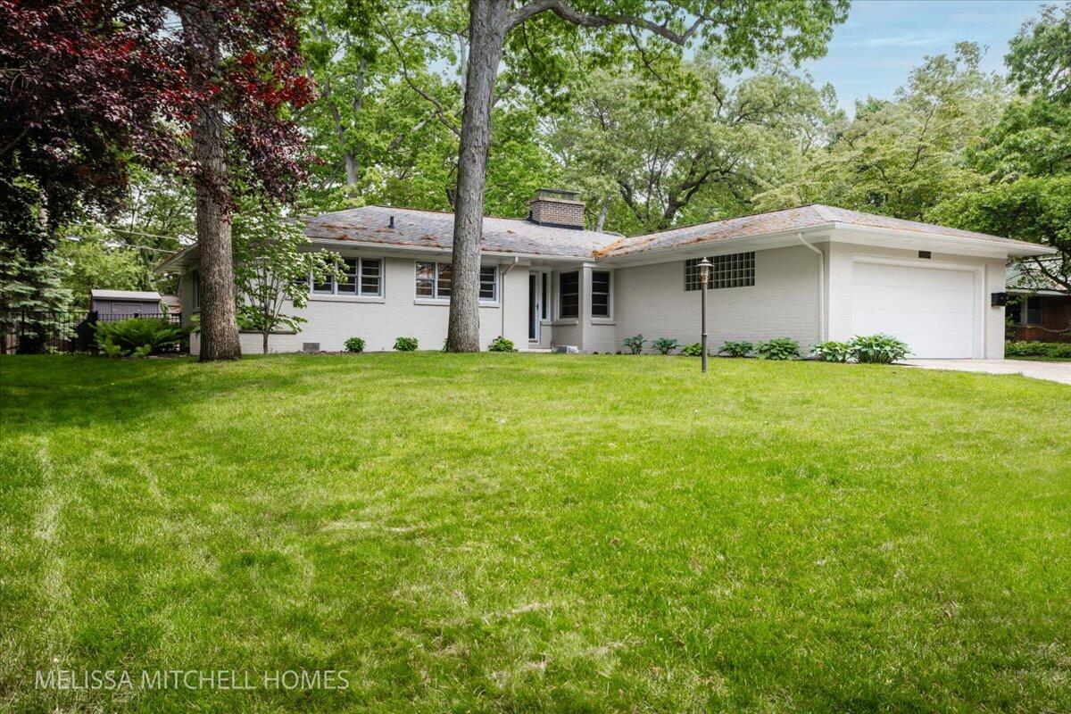 1064 Santa Barbara Drive SE