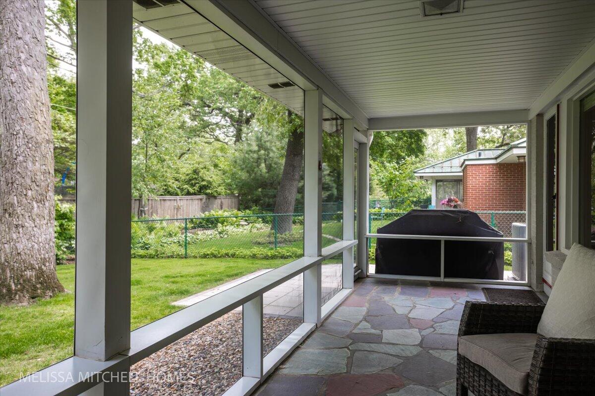 1064 Santa Barbara Drive SE