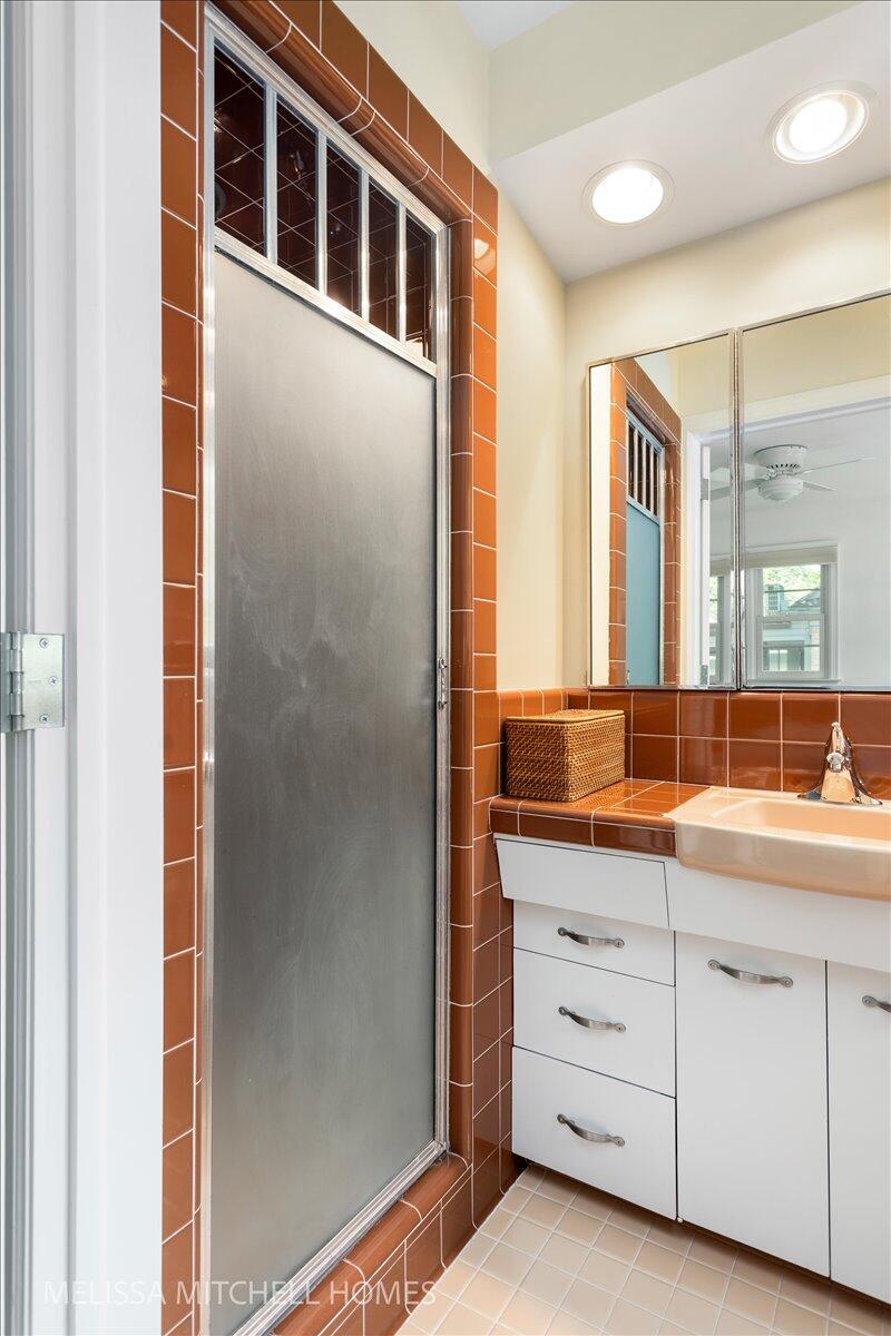 1064 Santa Barbara Drive SE