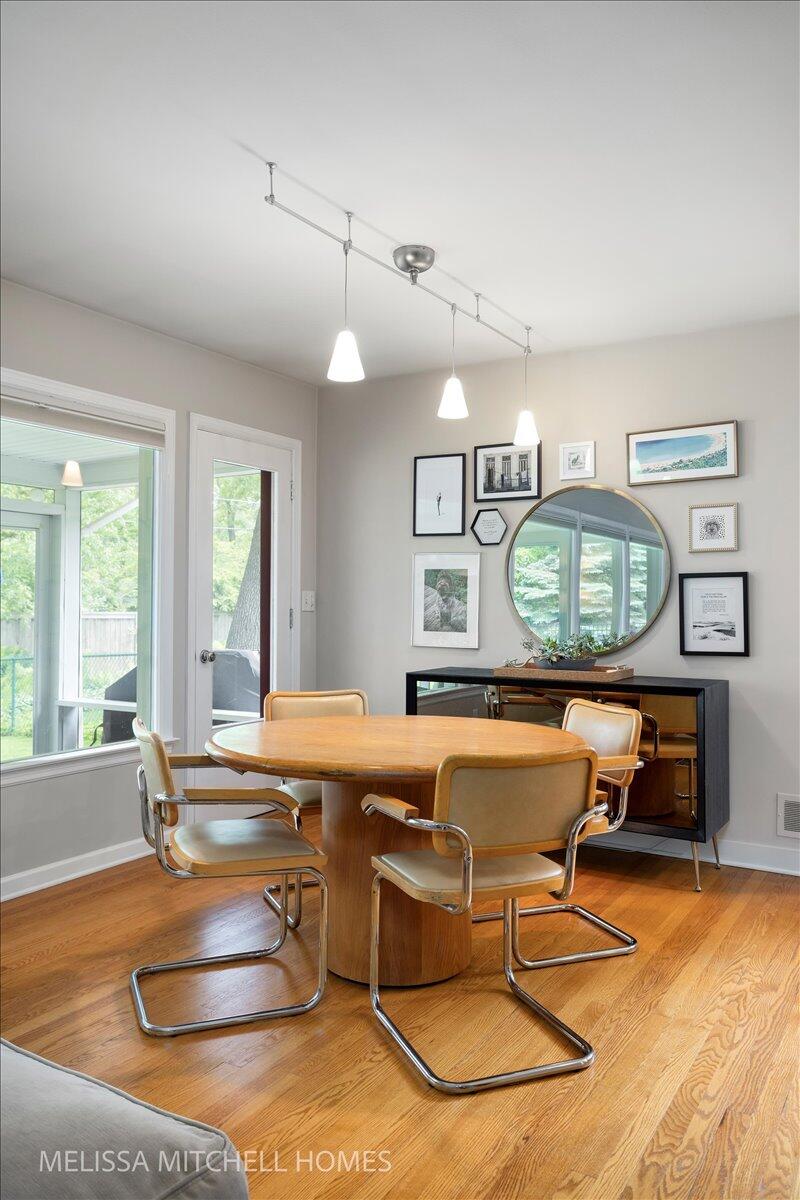 1064 Santa Barbara Drive SE