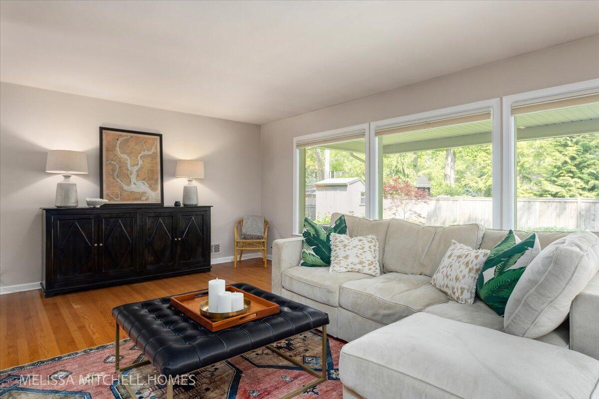 1064 Santa Barbara Drive SE