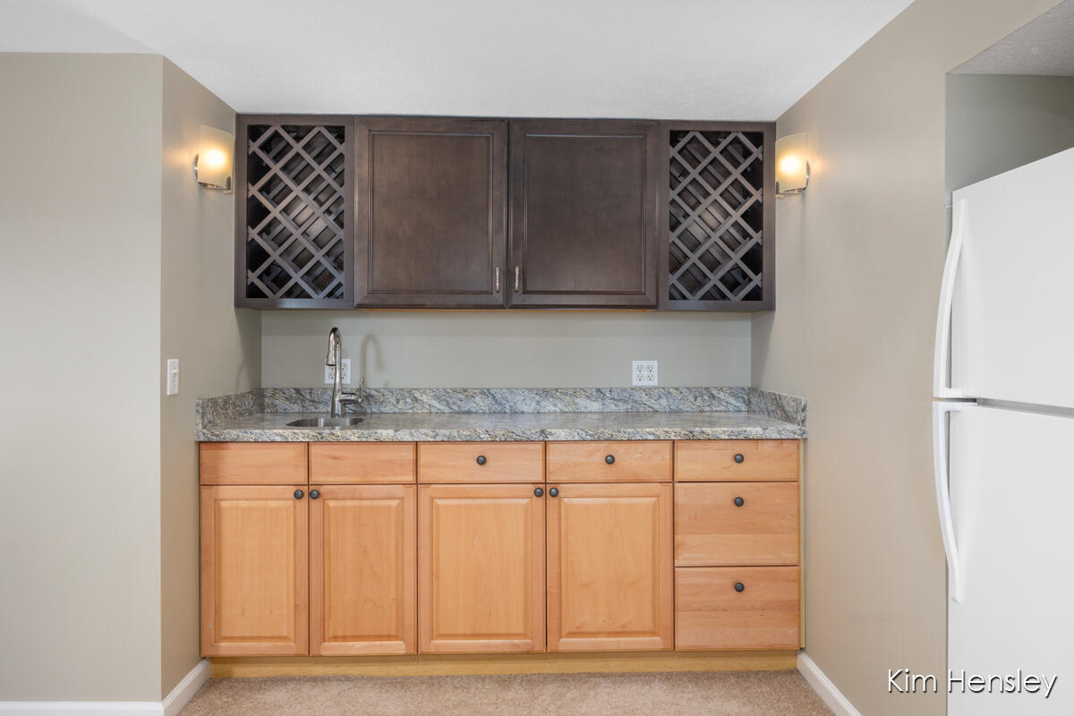 3881 Fraser Drive NE