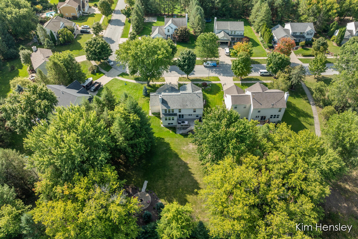 3881 Fraser Drive NE