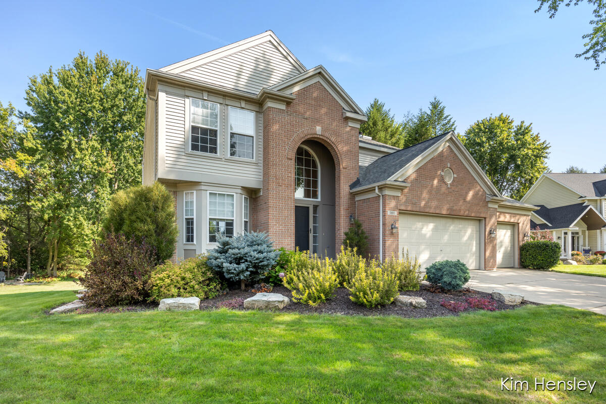 3881 Fraser Drive NE