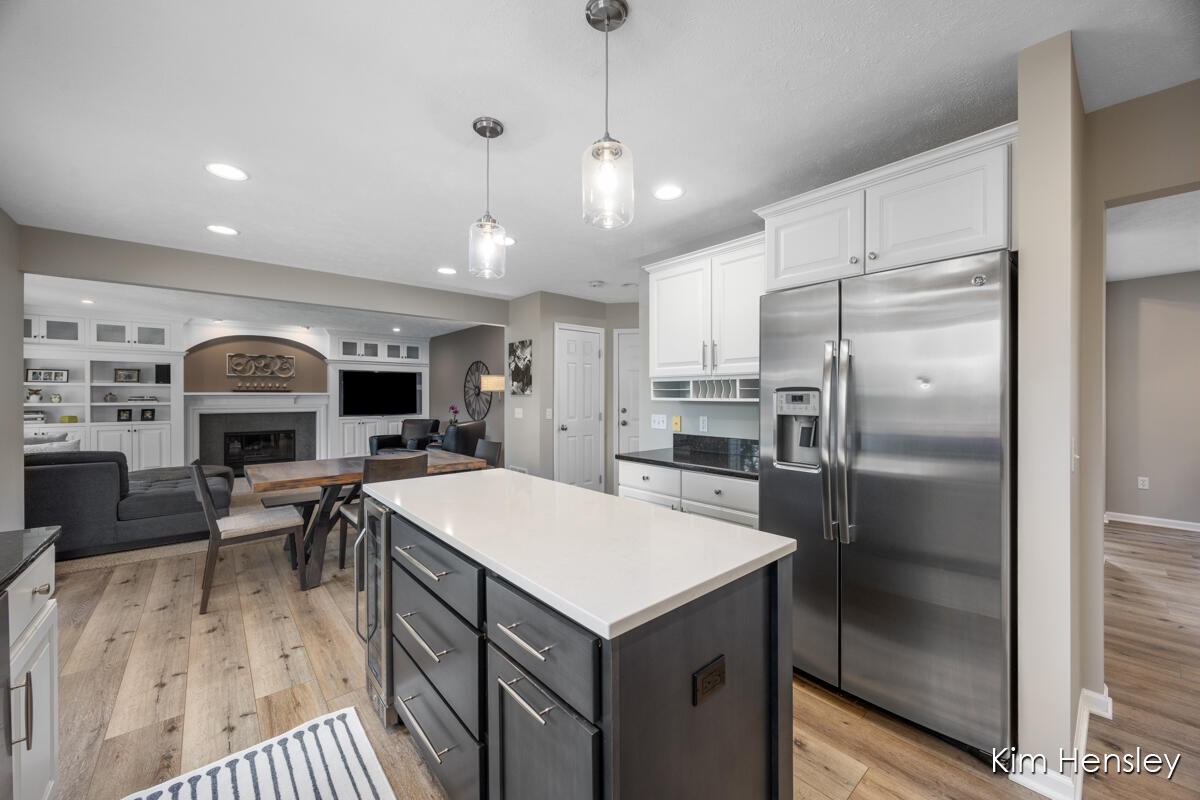 3881 Fraser Drive NE