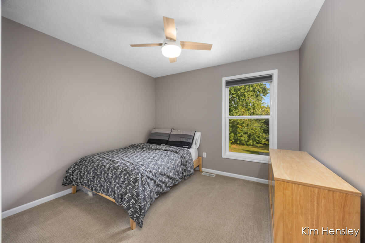 3881 Fraser Drive NE