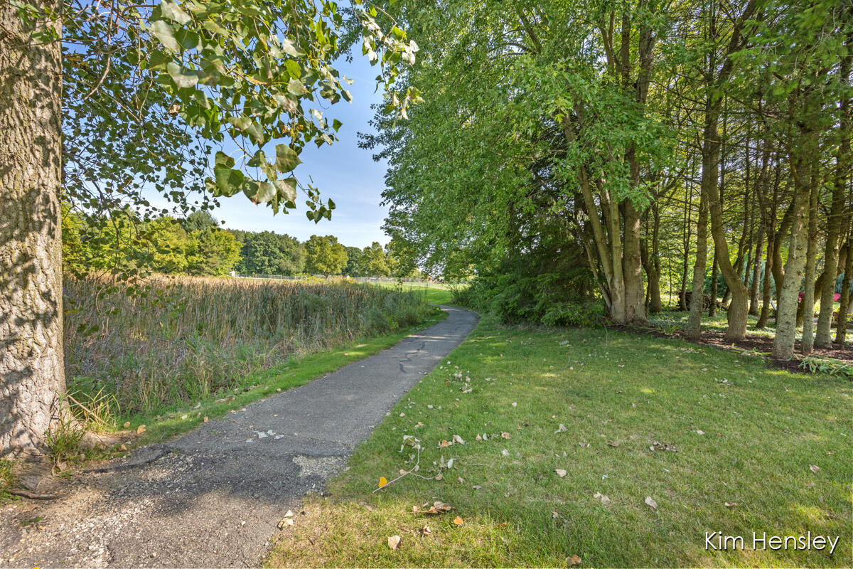 3881 Fraser Drive NE