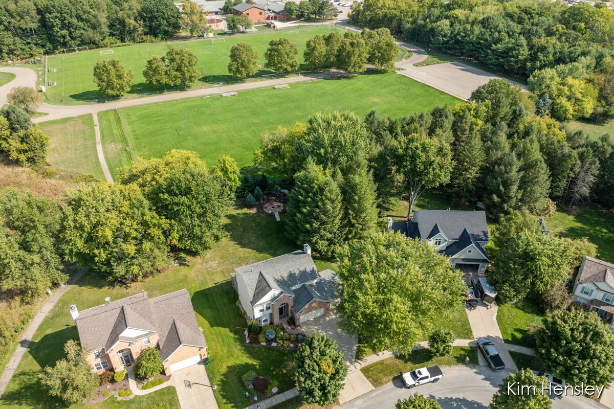 3881 Fraser Drive NE