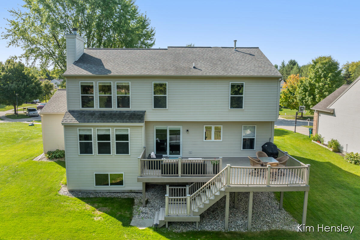 3881 Fraser Drive NE