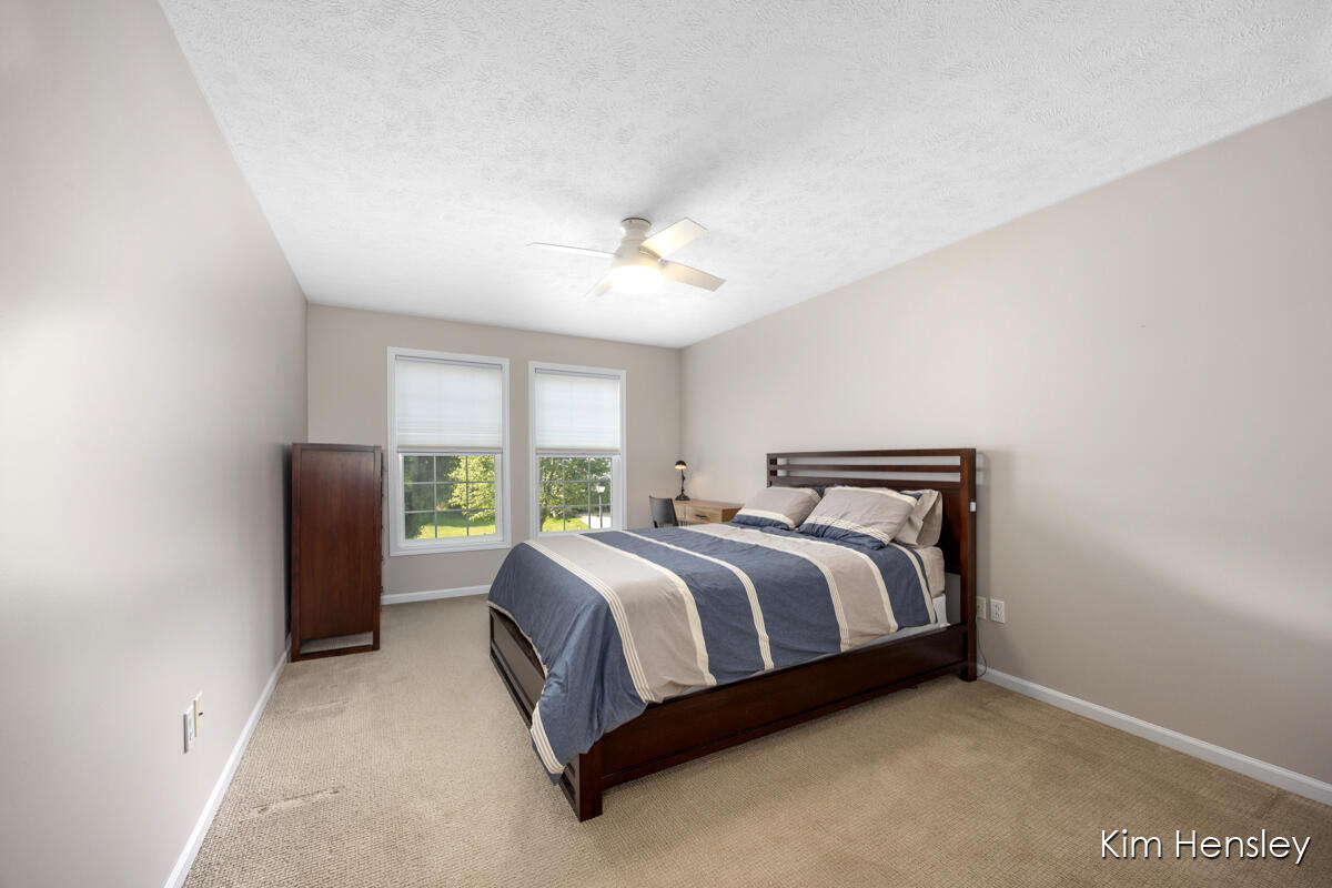 3881 Fraser Drive NE