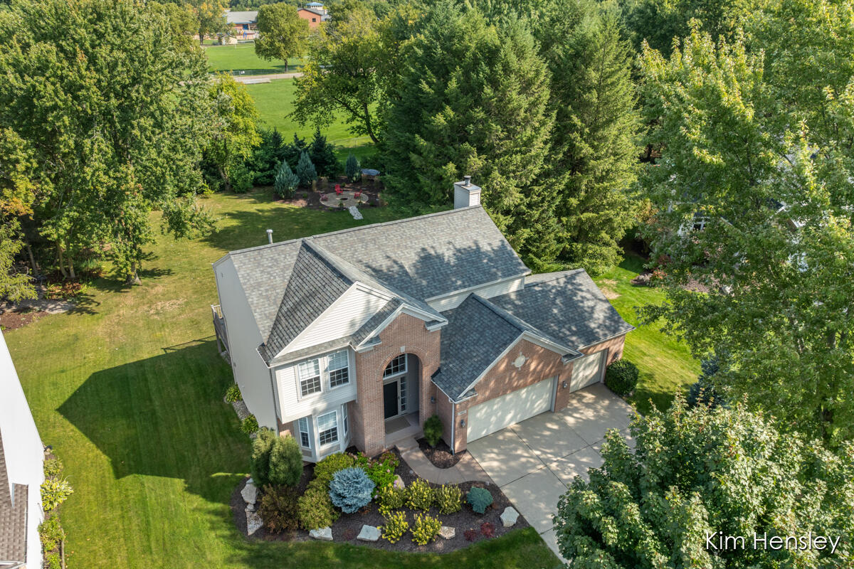 3881 Fraser Drive NE