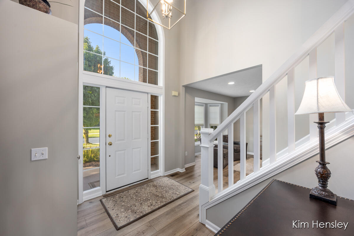 3881 Fraser Drive NE