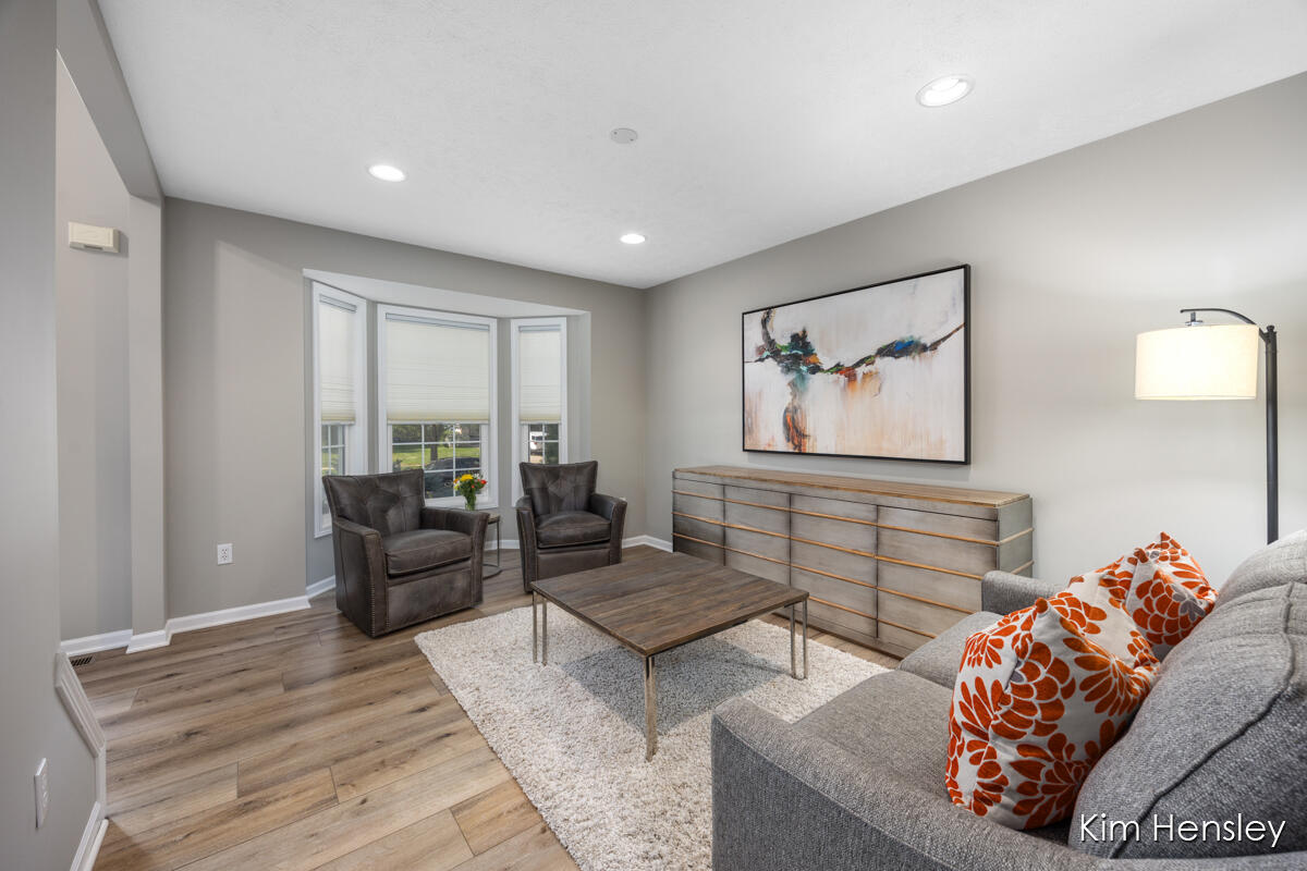 3881 Fraser Drive NE