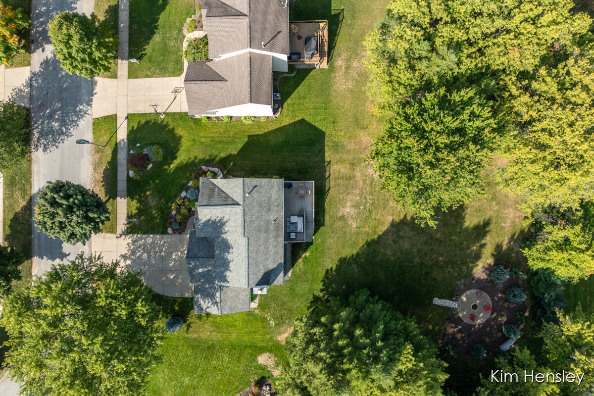 3881 Fraser Drive NE