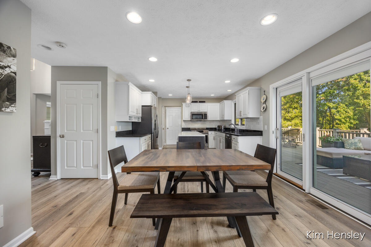 3881 Fraser Drive NE