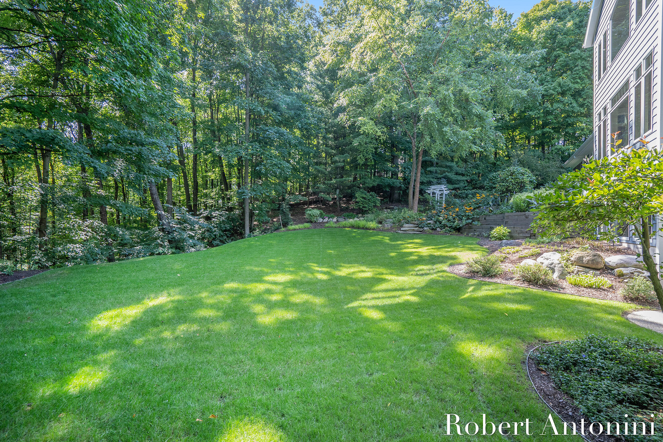 3860 Foxglove Court NE