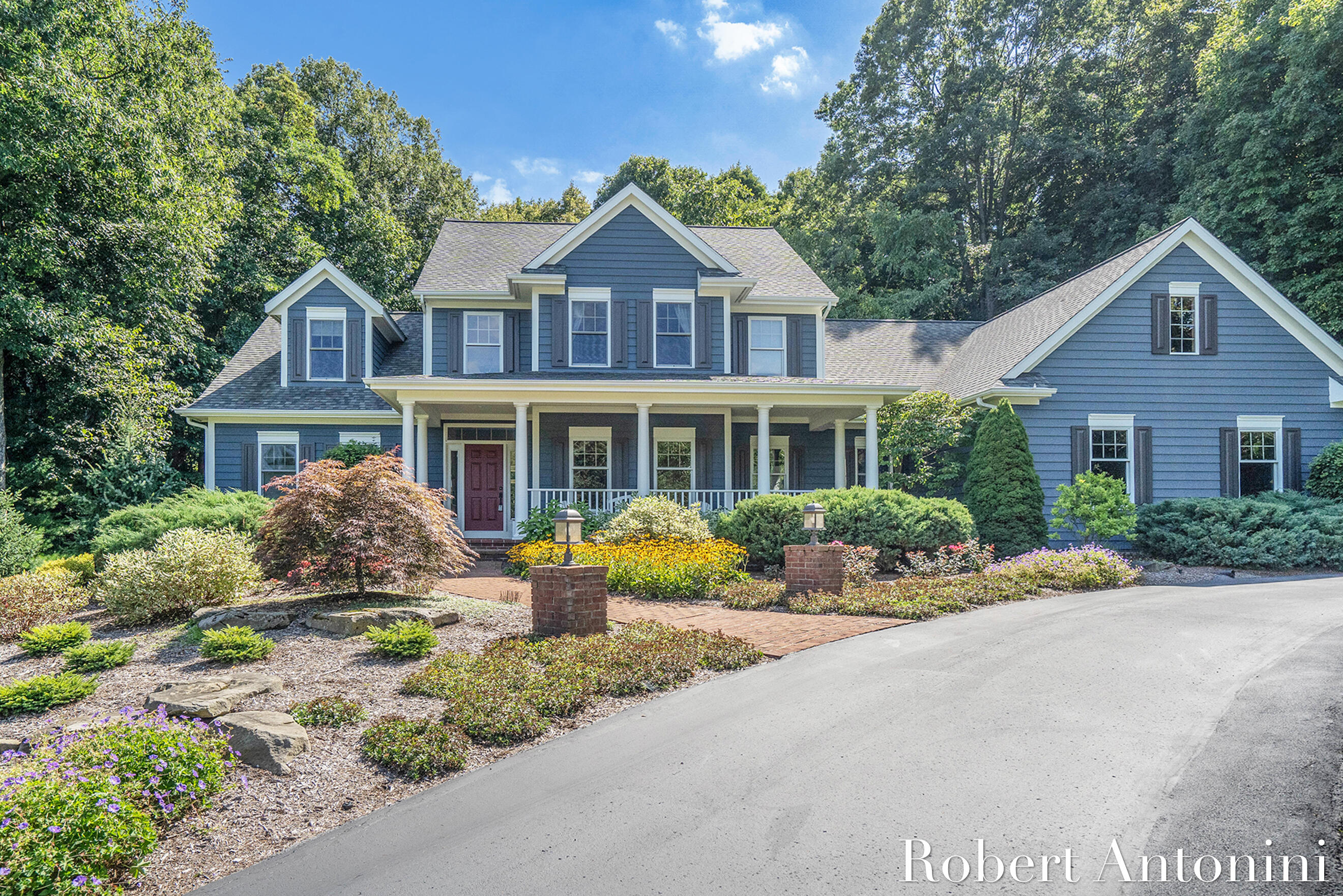 3860 Foxglove Court NE