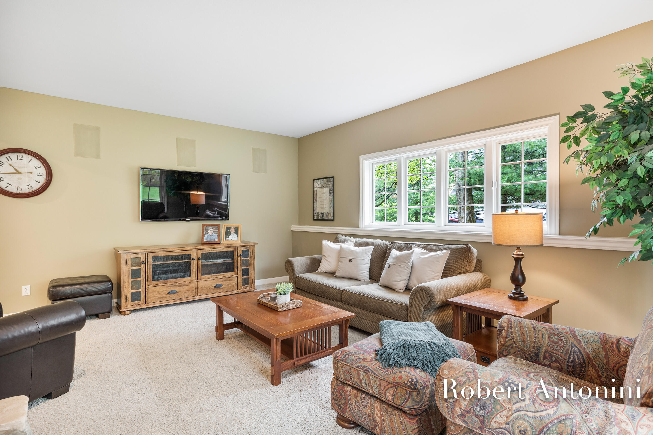 3860 Foxglove Court NE