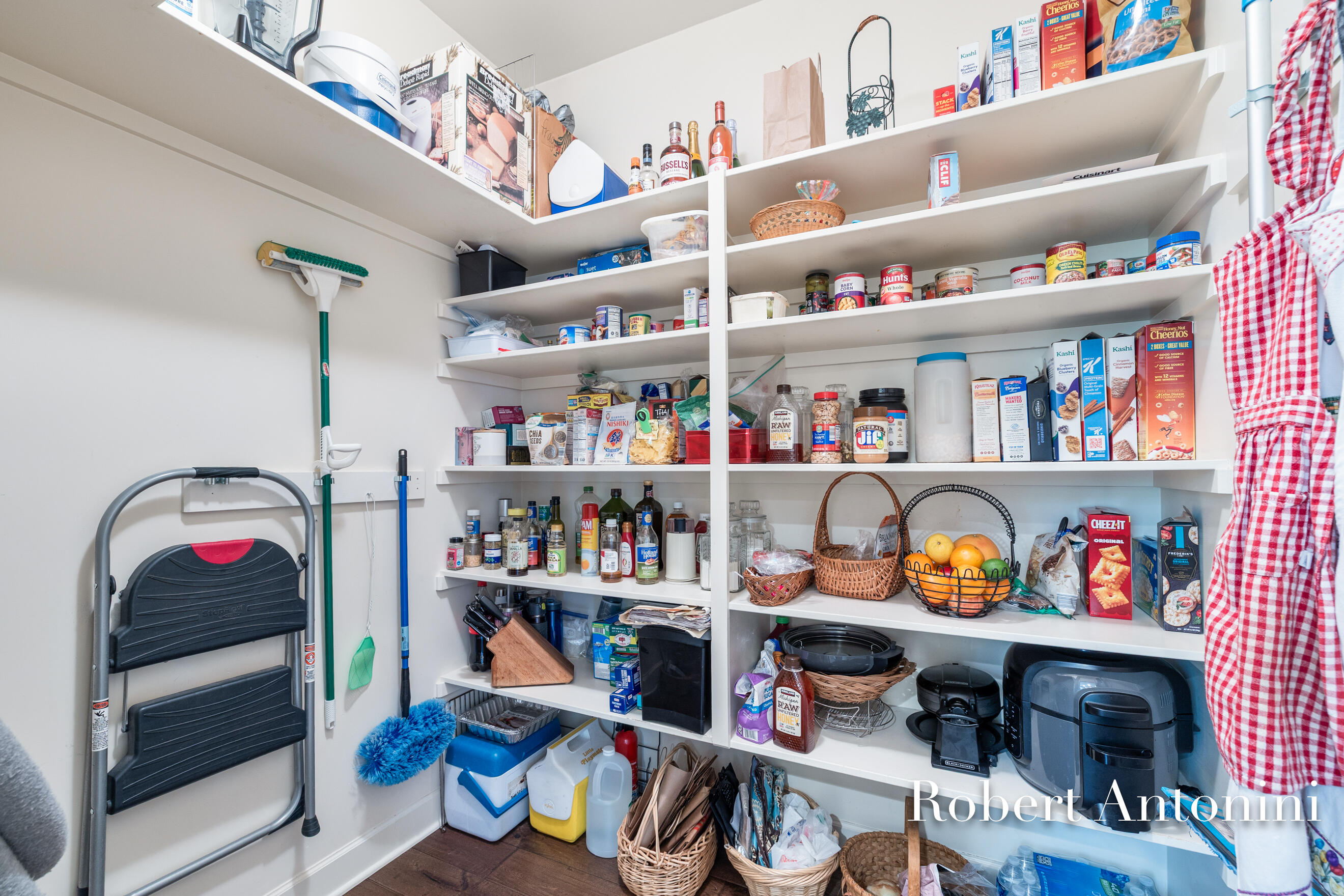 3860 Foxglove Court NE