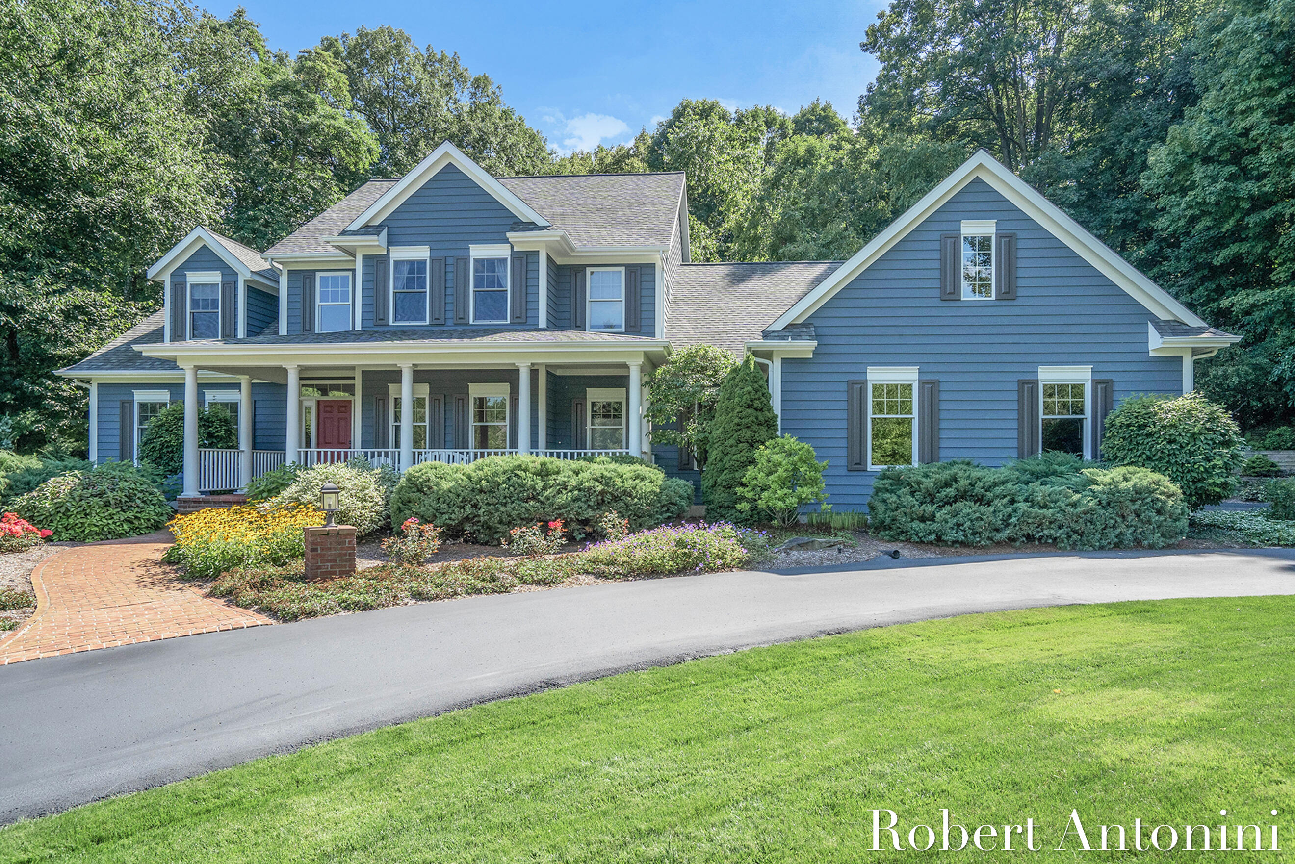 3860 Foxglove Court NE