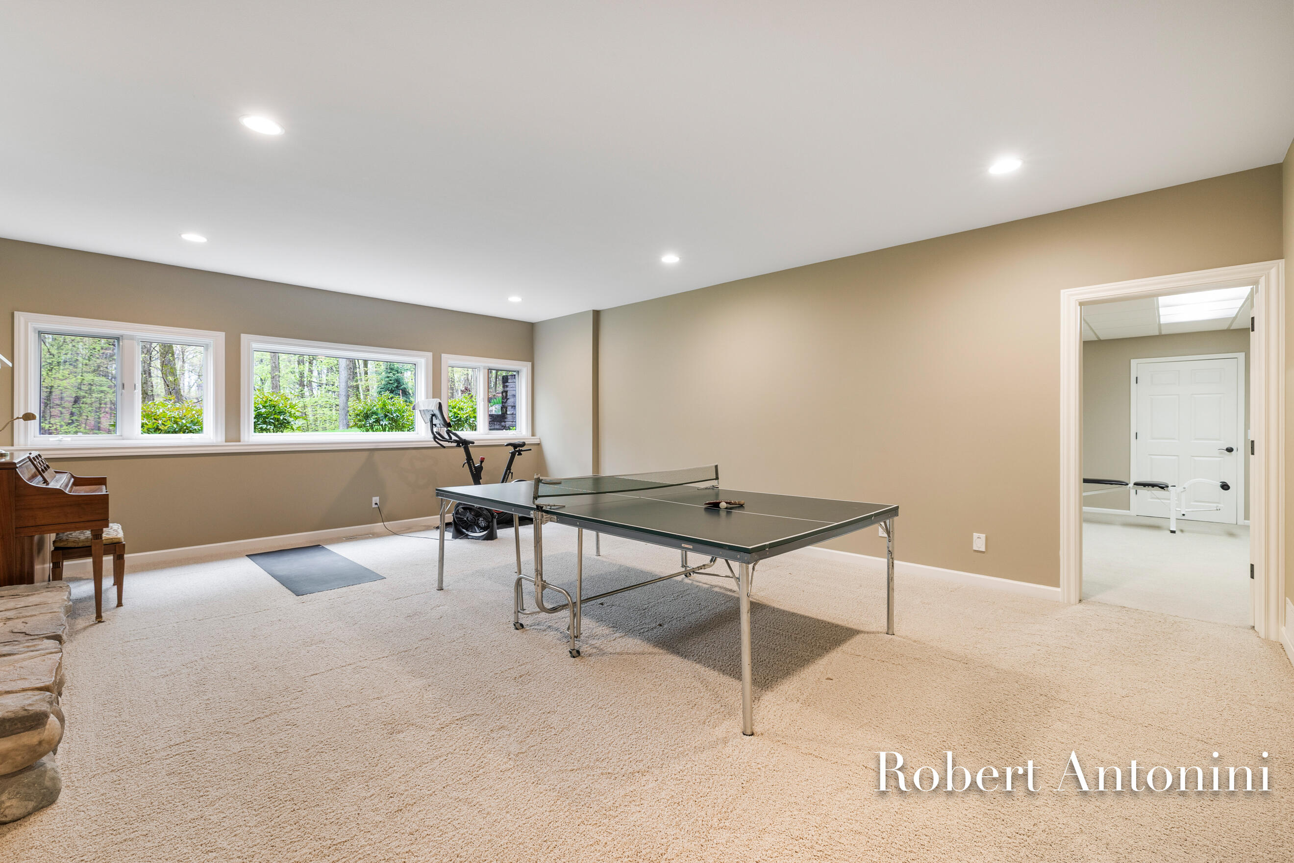 3860 Foxglove Court NE