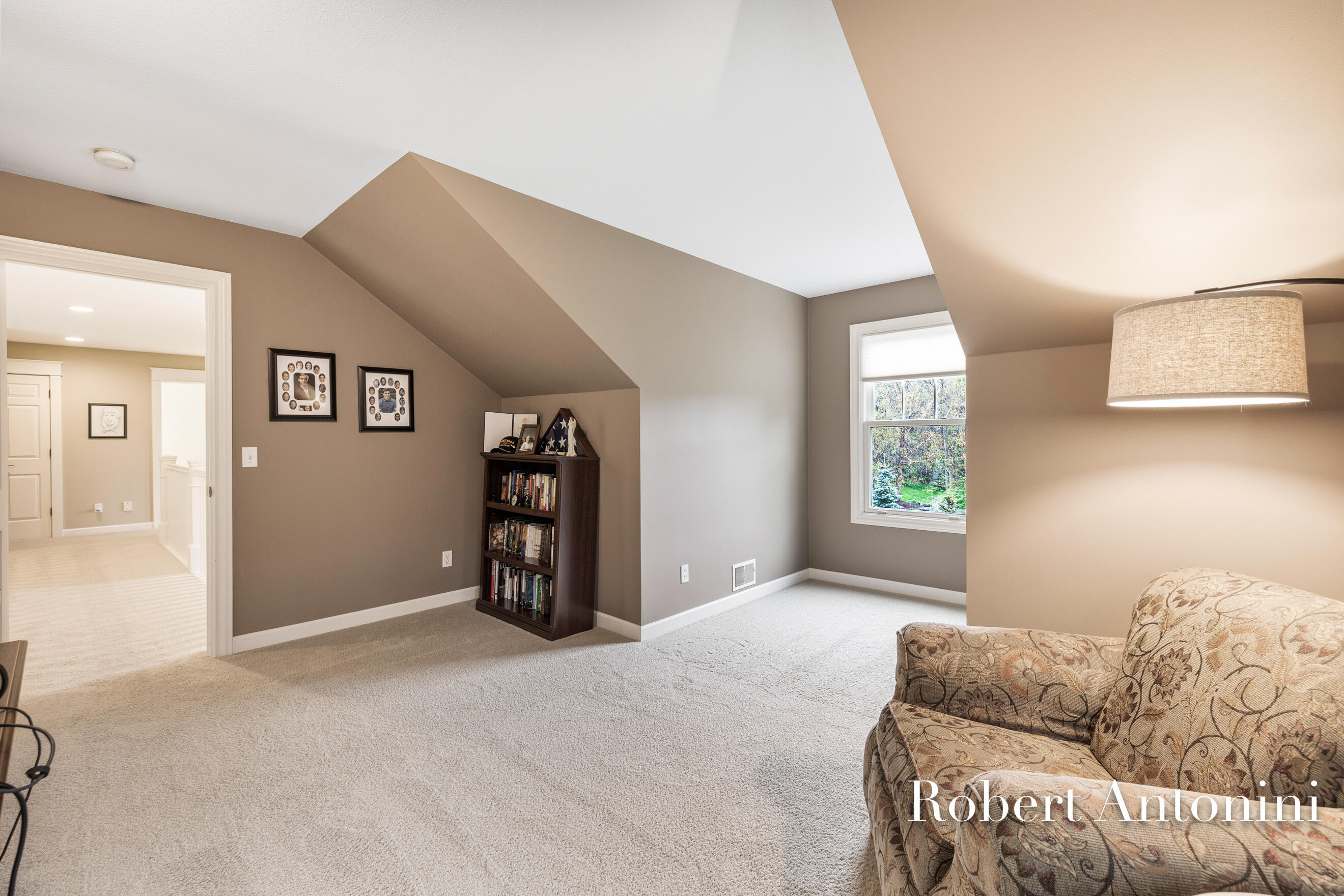 3860 Foxglove Court NE