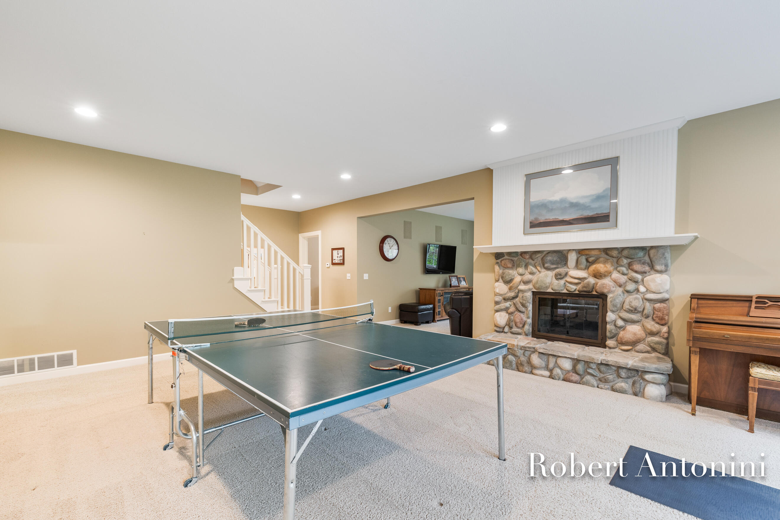 3860 Foxglove Court NE